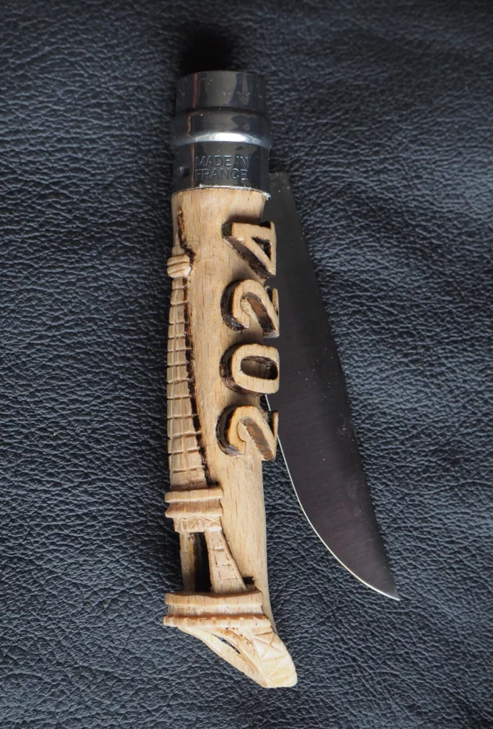 opinel tour eiffel